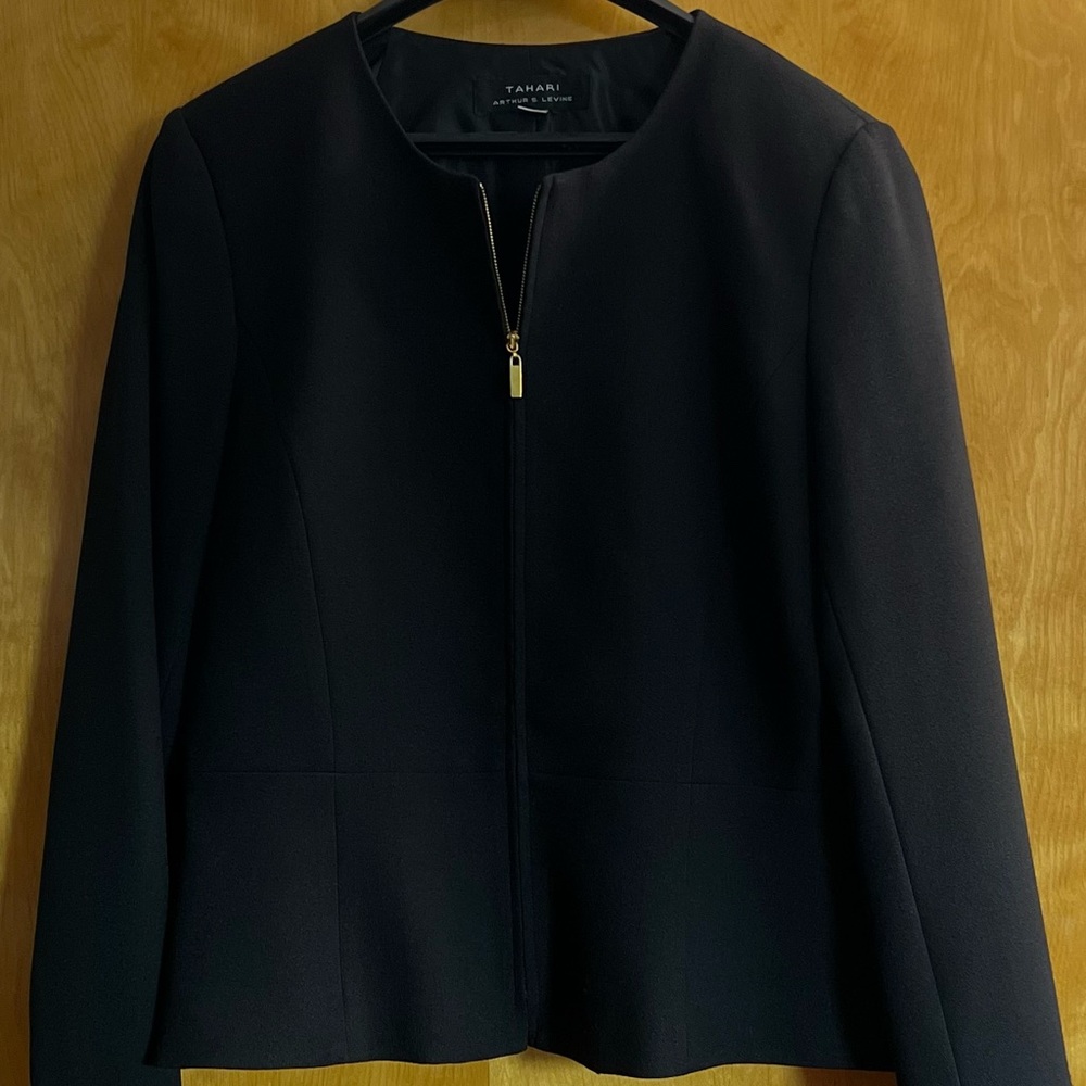 Preowned - Black Blazer